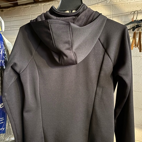 Used Ladies Fila Black Jacket size (XL). - Picture 2 of 3